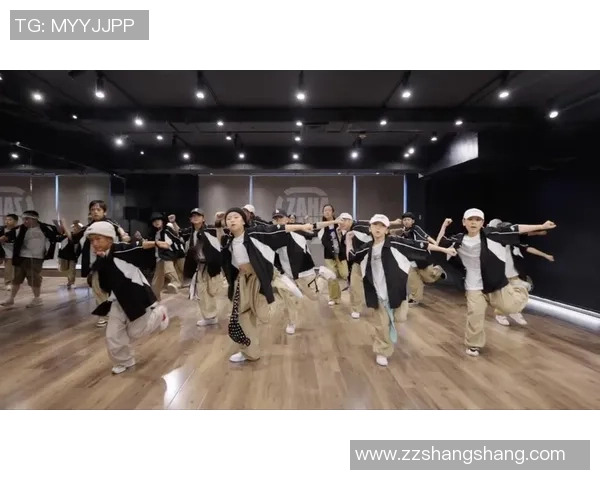 西安街舞队的节奏魅力与文化碰撞全景探讨 西安街舞队的节奏魅力与文化碰撞全景探讨