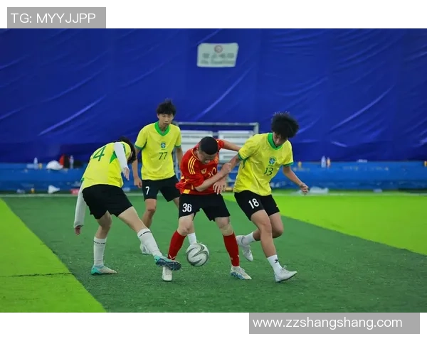 足球明星与球迷亲密互动揭秘精彩瞬间与感人故事分享 足球明星与球迷亲密互动揭秘精彩瞬间与感人故事分享