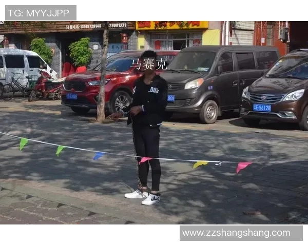 足球明星家中遭遇盗窃事件警方全力追查嫌疑人行踪 足球明星家中遭遇盗窃事件警方全力追查嫌疑人行踪